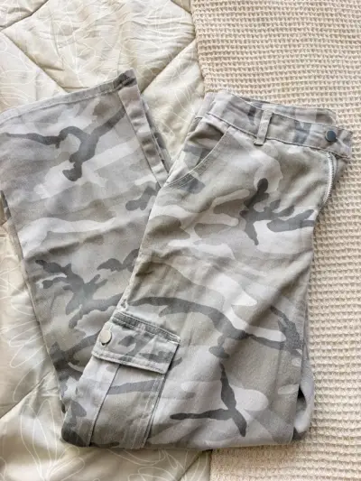 Pantalones cargo camuflados - miniatura 2