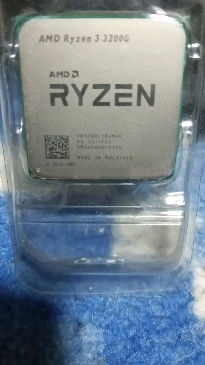Procesador AMD Ryzen 3 3200G en buen estado - 1