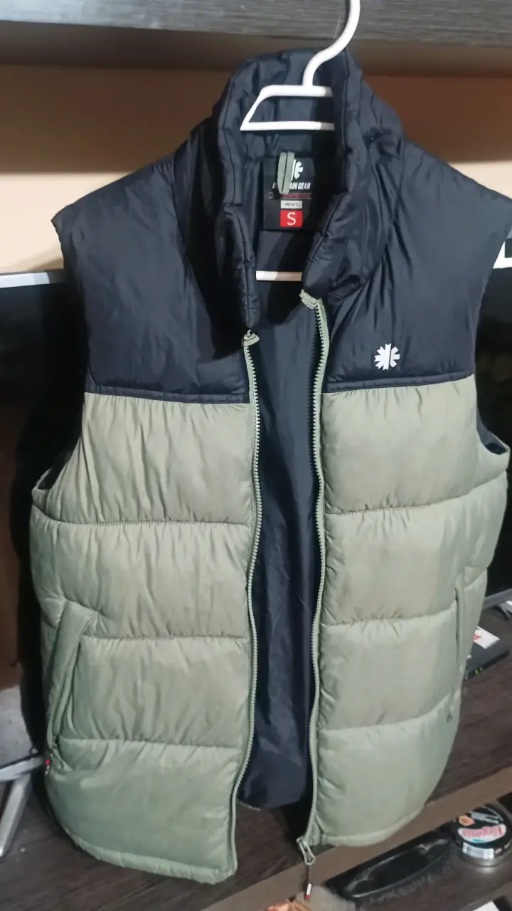Chaleco acolchado para hombre en verde y negro