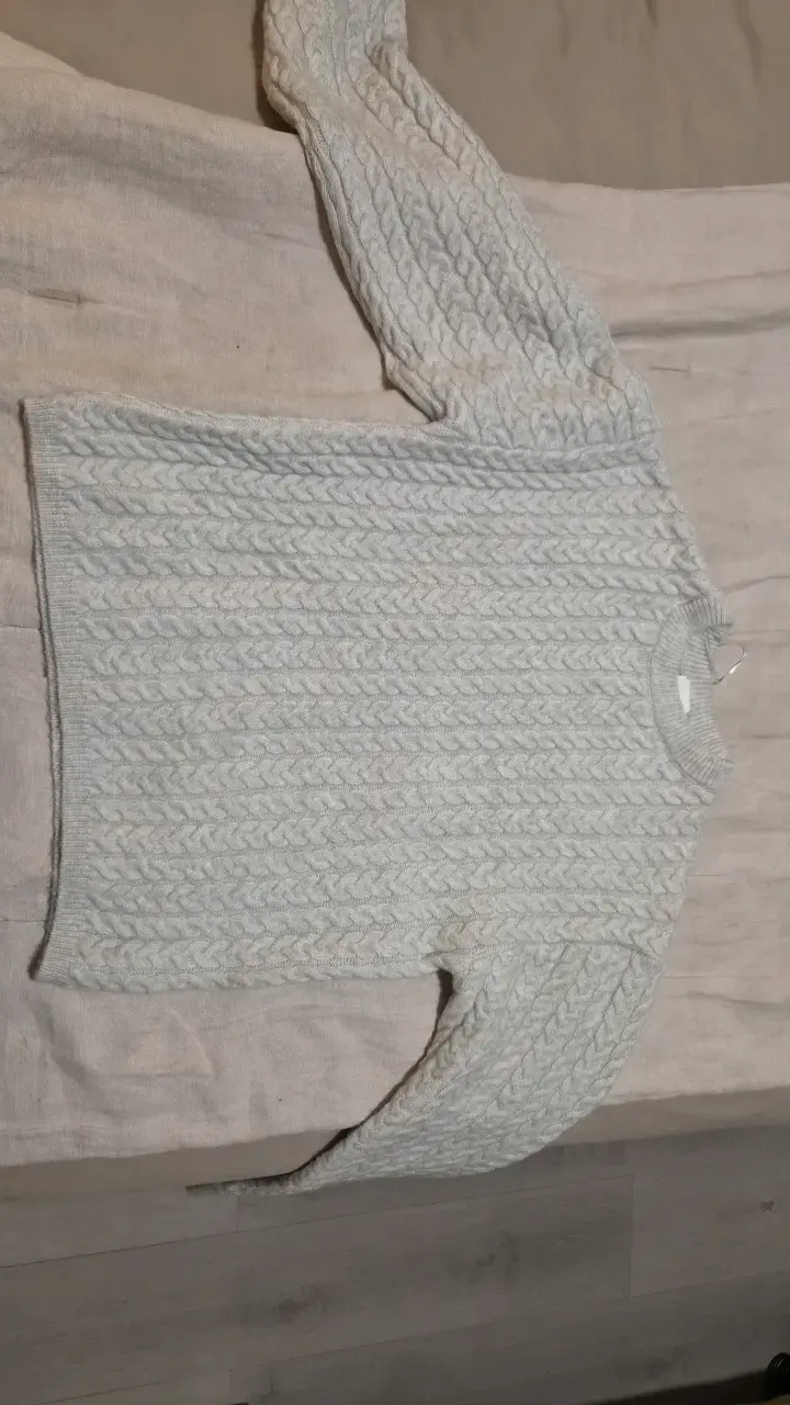Suéter de punto gris claro para mujer