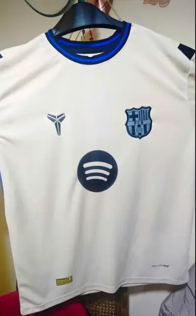 Camiseta de fútbol Lamine Yamal FCB blanca - miniatura 2