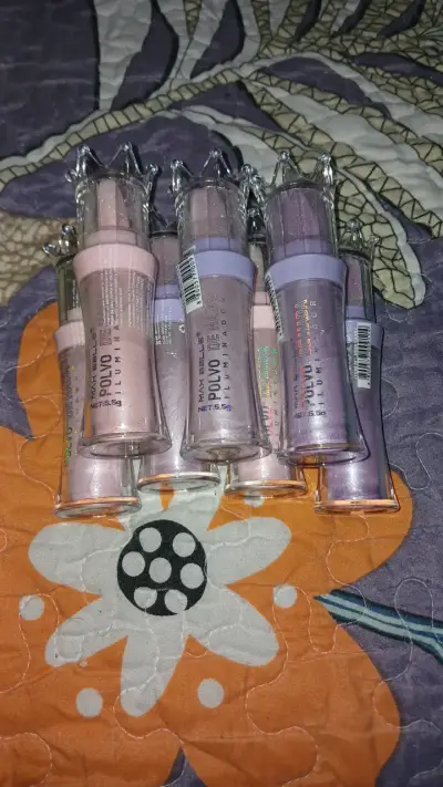 Set de brochas de maquillaje y delineadores - miniatura 2