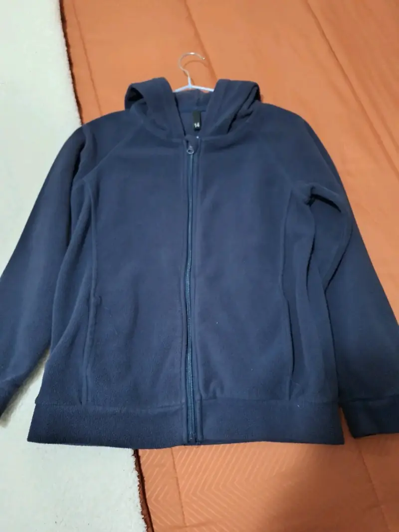 Polerón azul con capucha para mujer