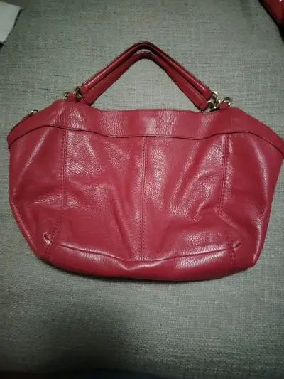 Bolso de cuero rojo Coach elegante - miniatura 2