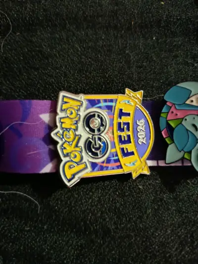 Postal y pin Pokémon GO Fest 2026 edición especial - miniatura 5