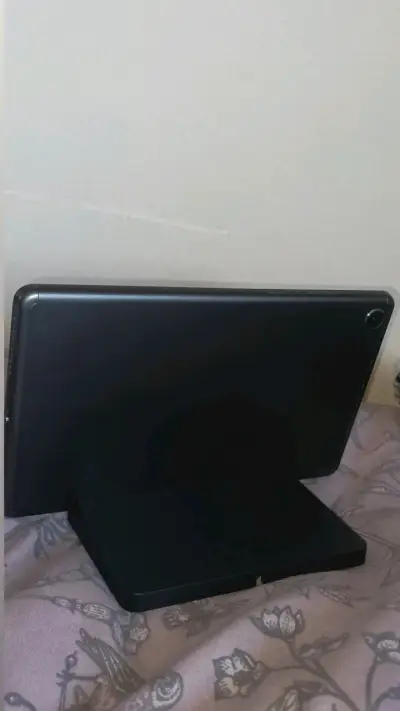 Tablet Lenovo smart tab m8 con base de carga - miniatura 1