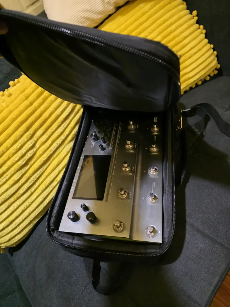 Pedalera de efectos Mooer GE300 mas bolso - 2