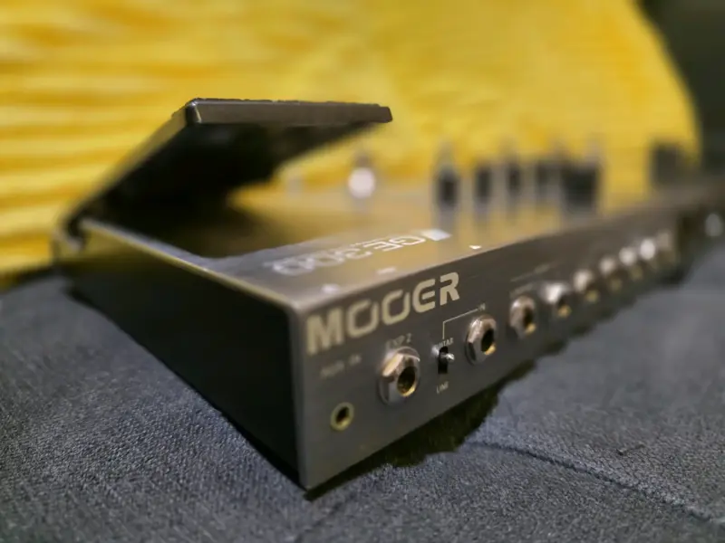 Pedalera de efectos Mooer GE300 mas bolso - 4