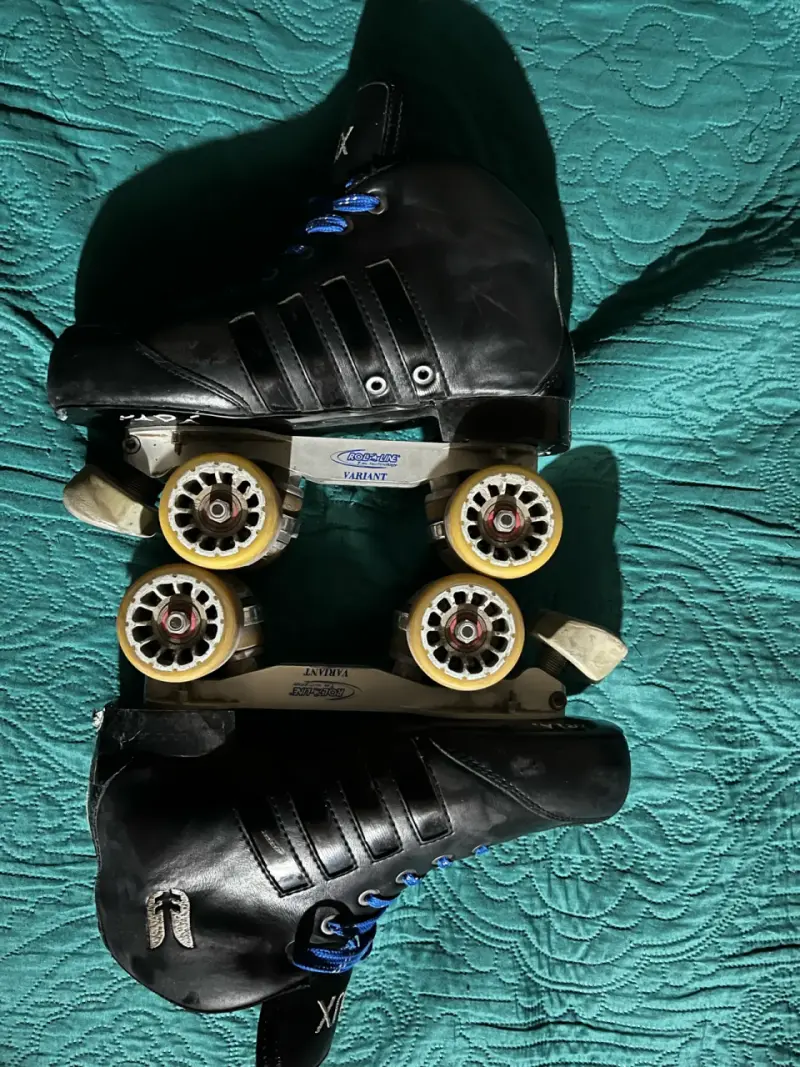 Patines de Cuatro Ruedas Sioux Negros con - 1