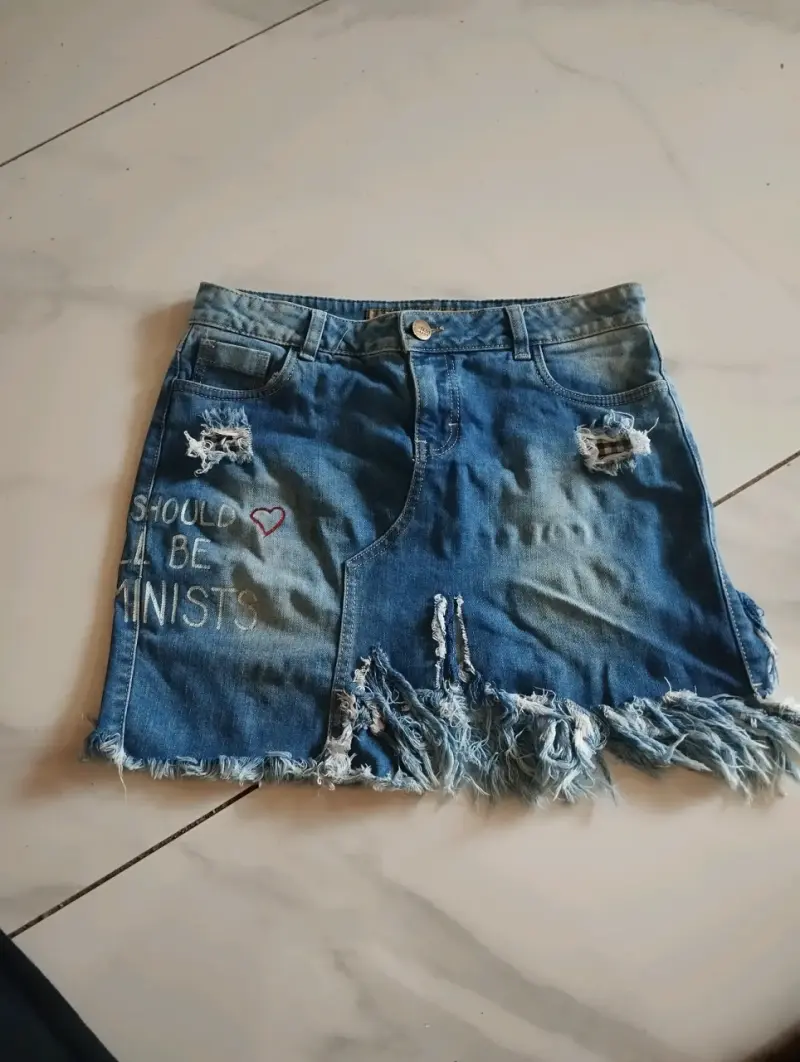 shorts de mezclilla con diseño desgastado - 1