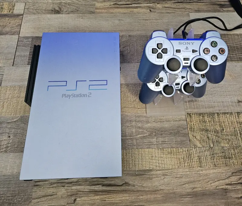Consola Sony PlayStation 2 con dos controles - 2
