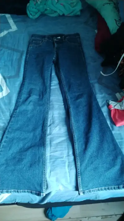 Jeans acampanados de mezclilla azul - miniatura 1