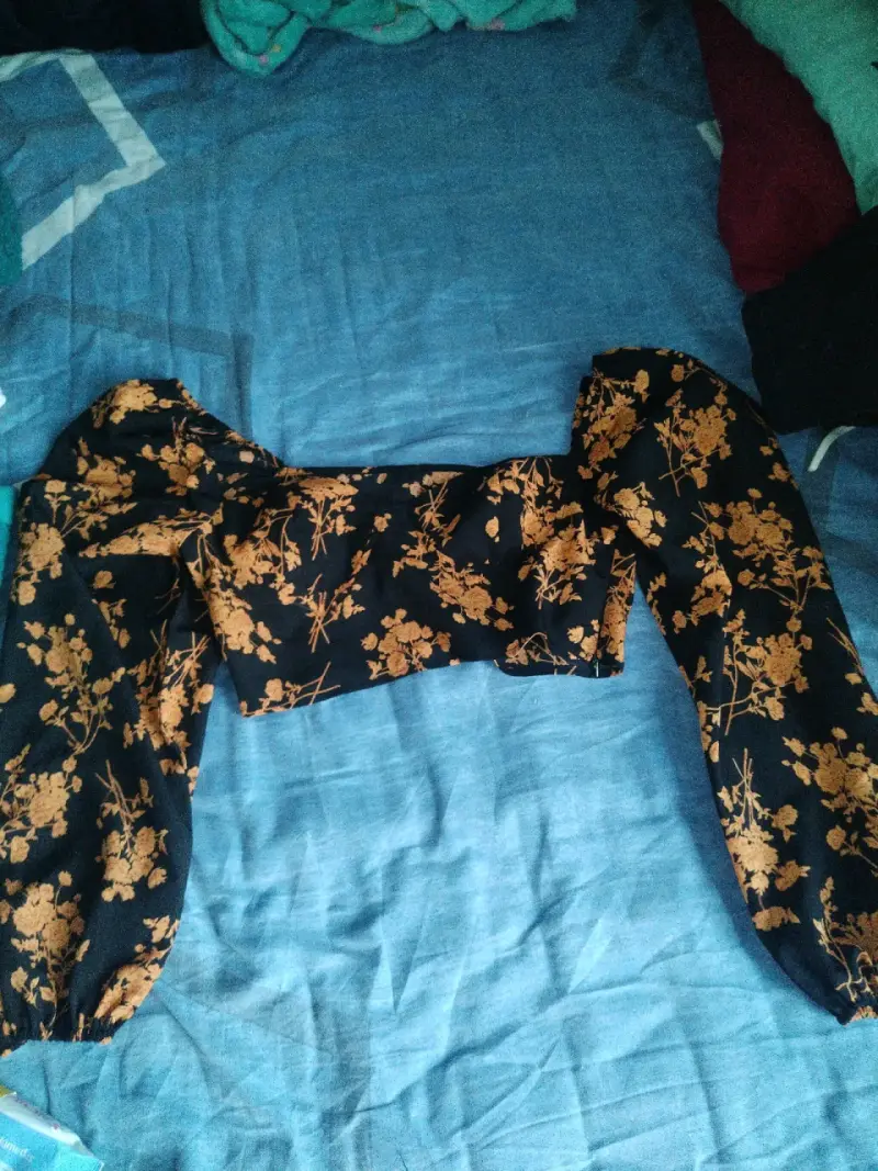 Blusa de manga larga con estampado floral - 1