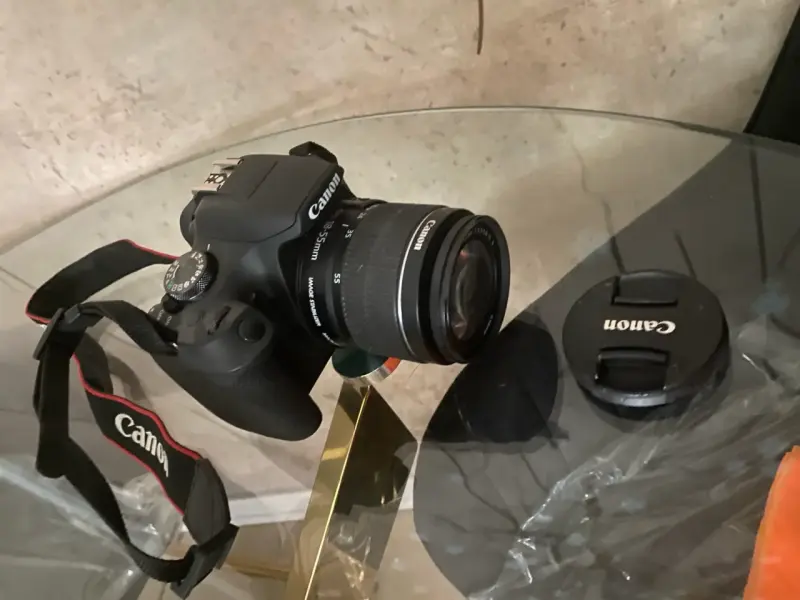 Canon EOS Rebel T7 + lente 18–55 mm - 2