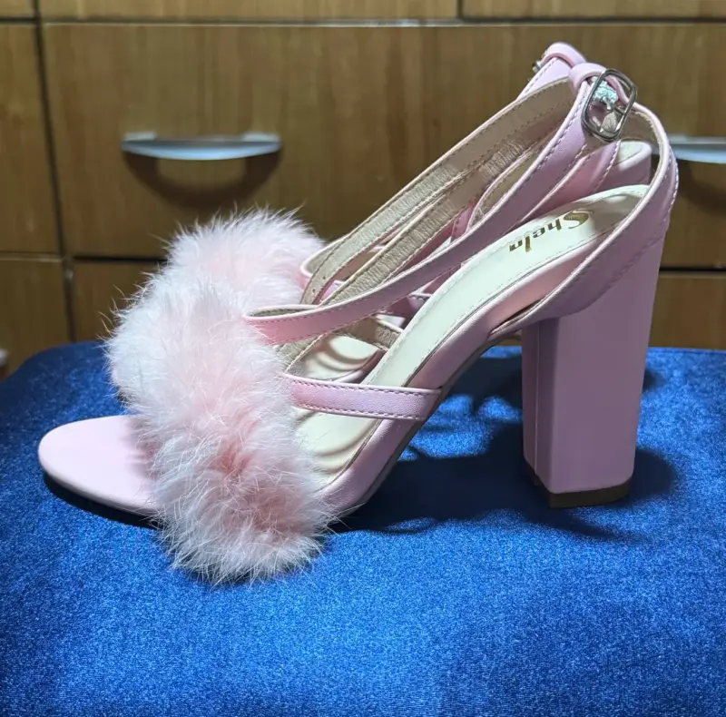 Tacones tipo sandalia rosados con peluche - 2