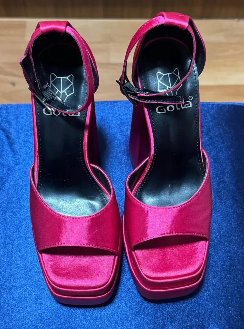Tacones fucsia con plataforma Gotta. - 2