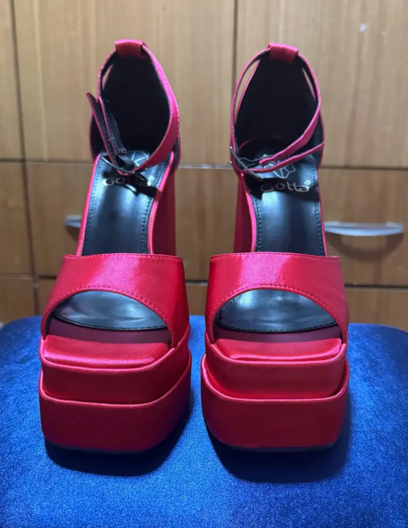 Tacones fucsia con plataforma Gotta. - 3
