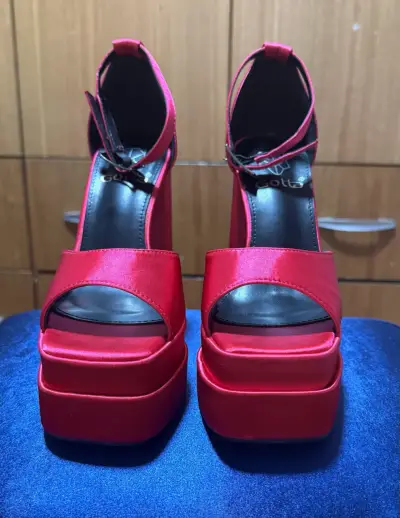 Tacones fucsia con plataforma Gotta. - miniatura 3
