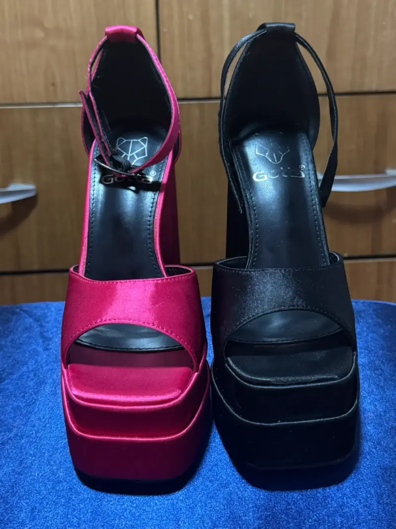 Tacones altos de plataforma marca Gotta - 2