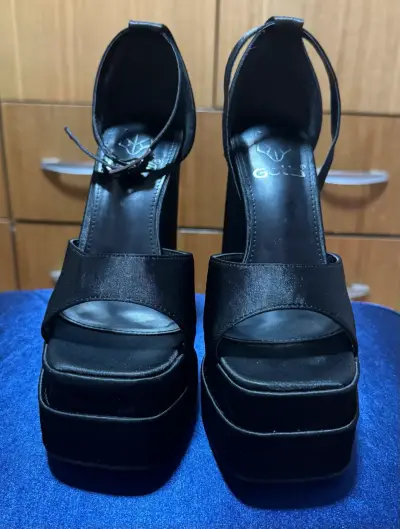 Sandalias de plataforma negras marca gotta - miniatura 3