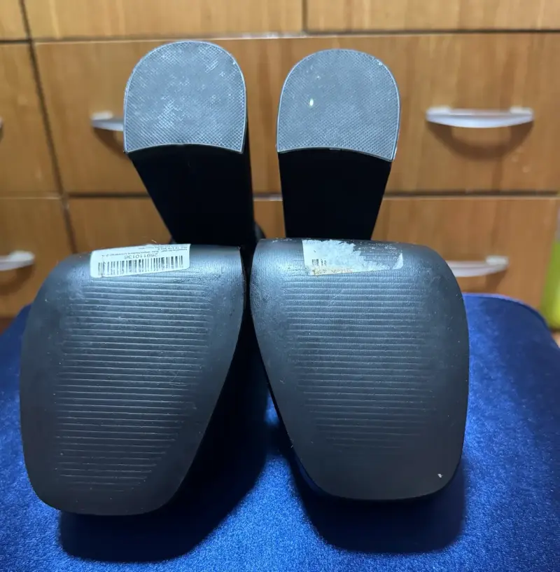Sandalias de plataforma negras marca gotta - 4