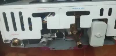 Calefón a gas Mademsa Vitality Eco 10 litod - miniatura 2