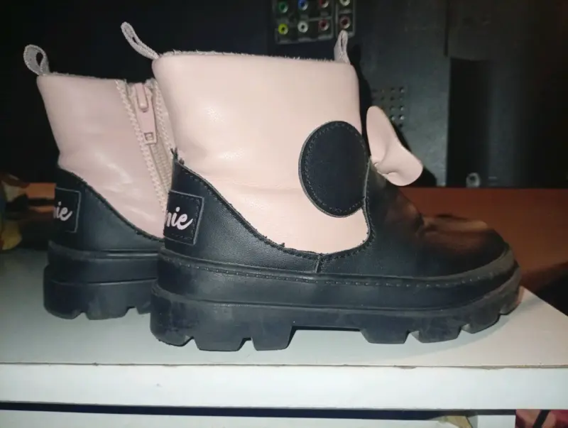 Botas Minnie Mouse talla 23 - 3