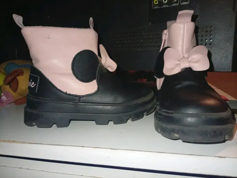 Botas Minnie Mouse talla 23 - 4