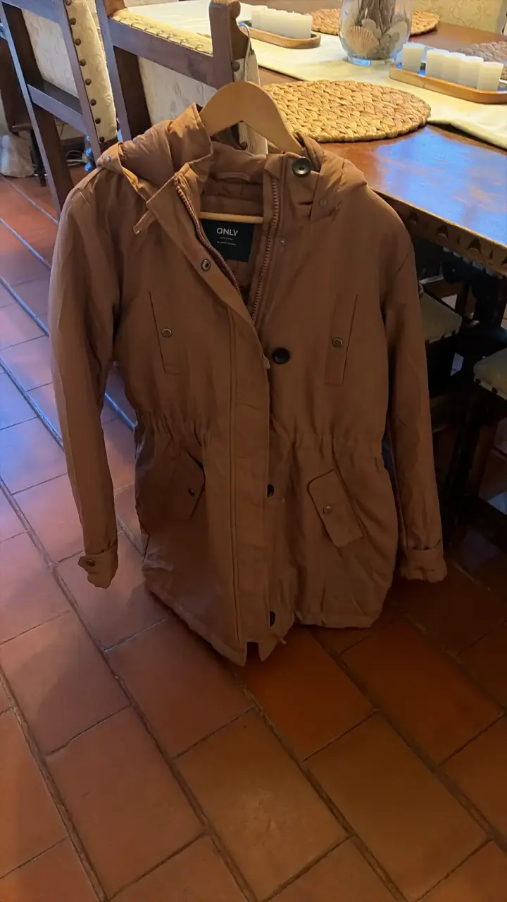 Parka marrón para mujer marca Only - 2