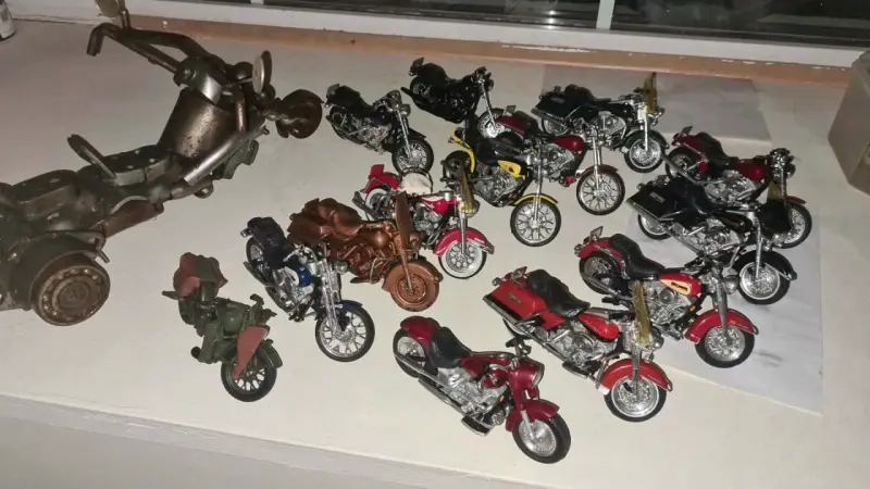 Colección de miniaturas de motos clásicas