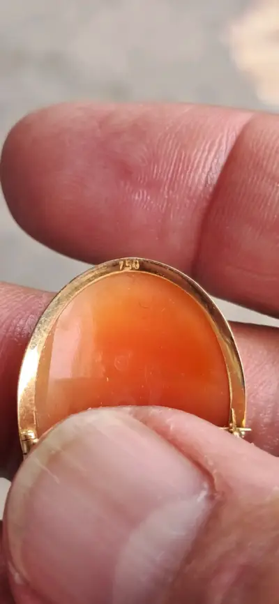 Colgante y prendedor  camafeo vintage en oro - miniatura 2