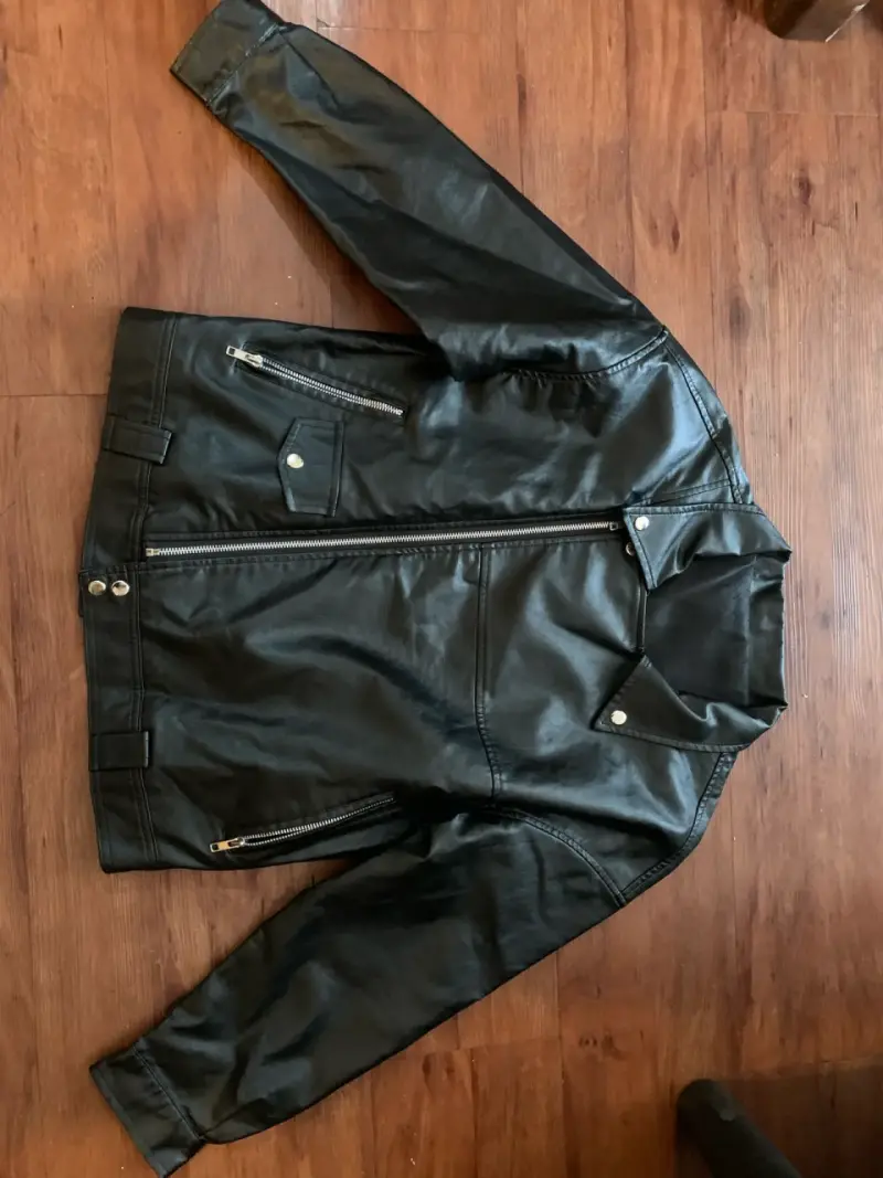 Chaqueta de cuero negra estilo motociclista - 2