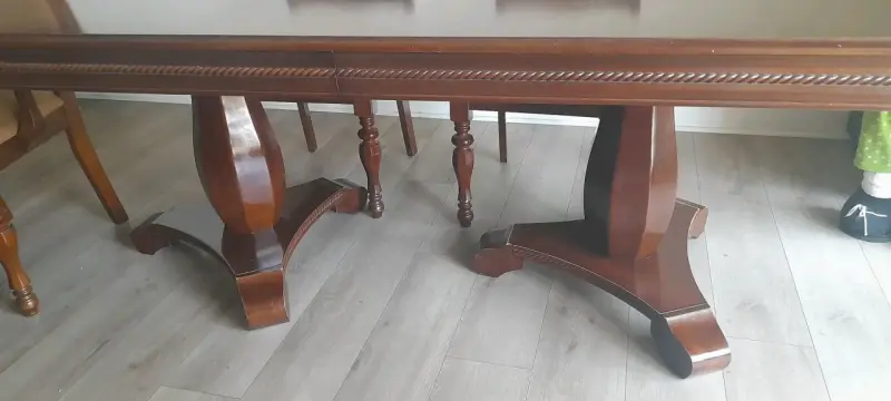 Mesa de comedor de madera con 6 sillas y 2 sitiale - 2