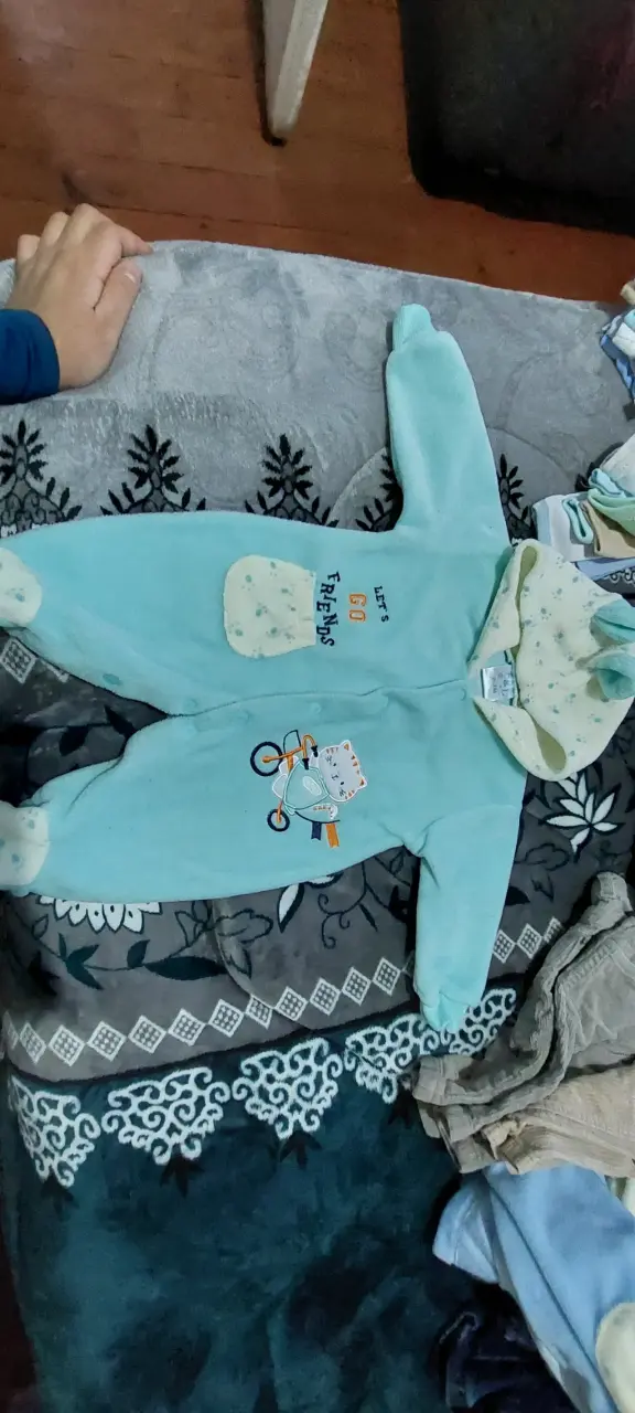 Enterito de bebé azul con diseño de gato - 2