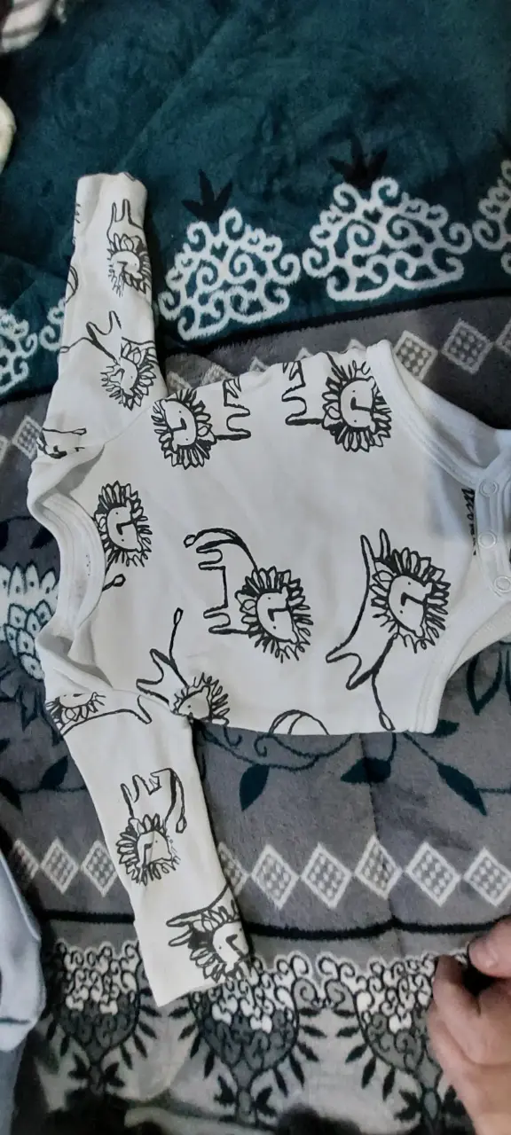 Conjunto de bodies para bebé con diseños variados - 2