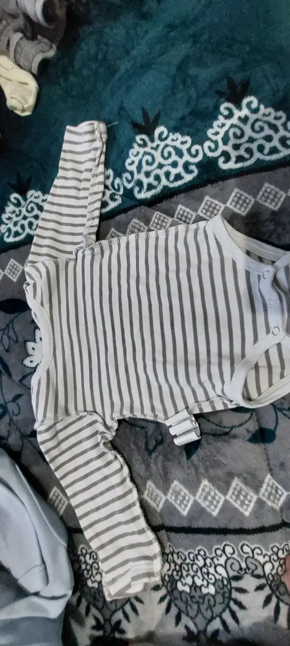 Conjunto de bodies para bebé con diseños variados - 3