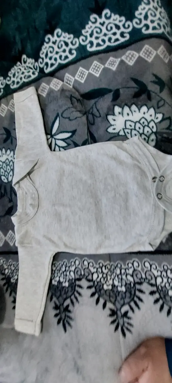 Conjunto de bodies para bebé en varios colores - 1