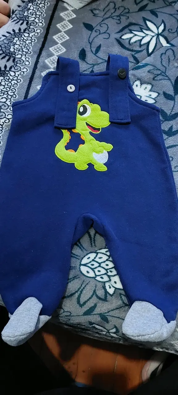 Conjunto de ropa para bebé con diseños divertidos - 4