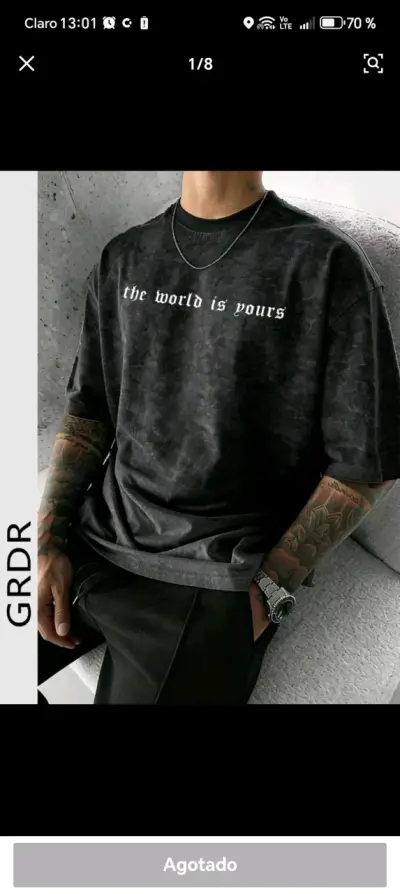 Polera Negra Estilo Casual 'The World is Yours' - miniatura 3