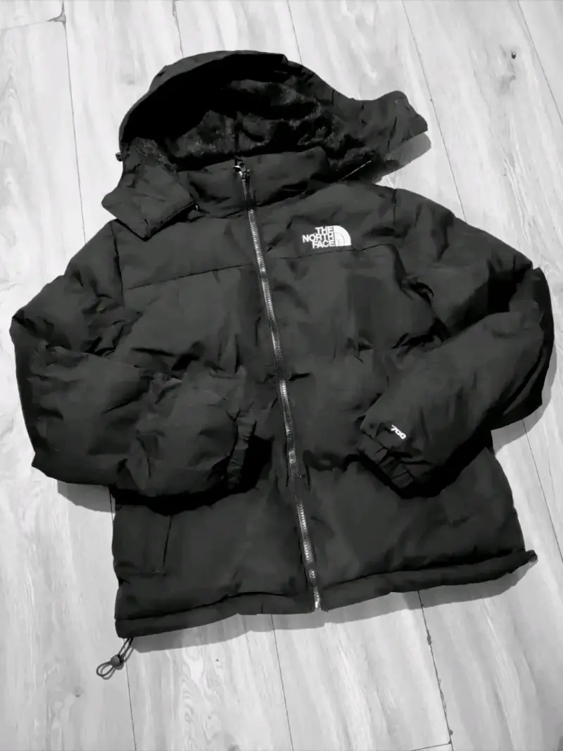 Chaqueta de invierno negra The North Face con cap - 1