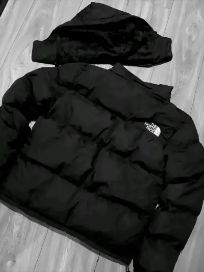 Chaqueta de invierno negra The North Face con cap - miniatura 4