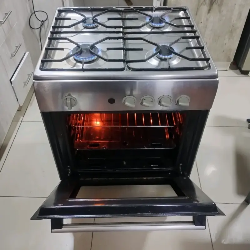 Cocina a gas Bosch con horno integrado - 2
