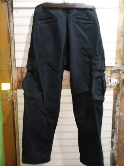 Pantalones cargo negros para hombre - miniatura 1