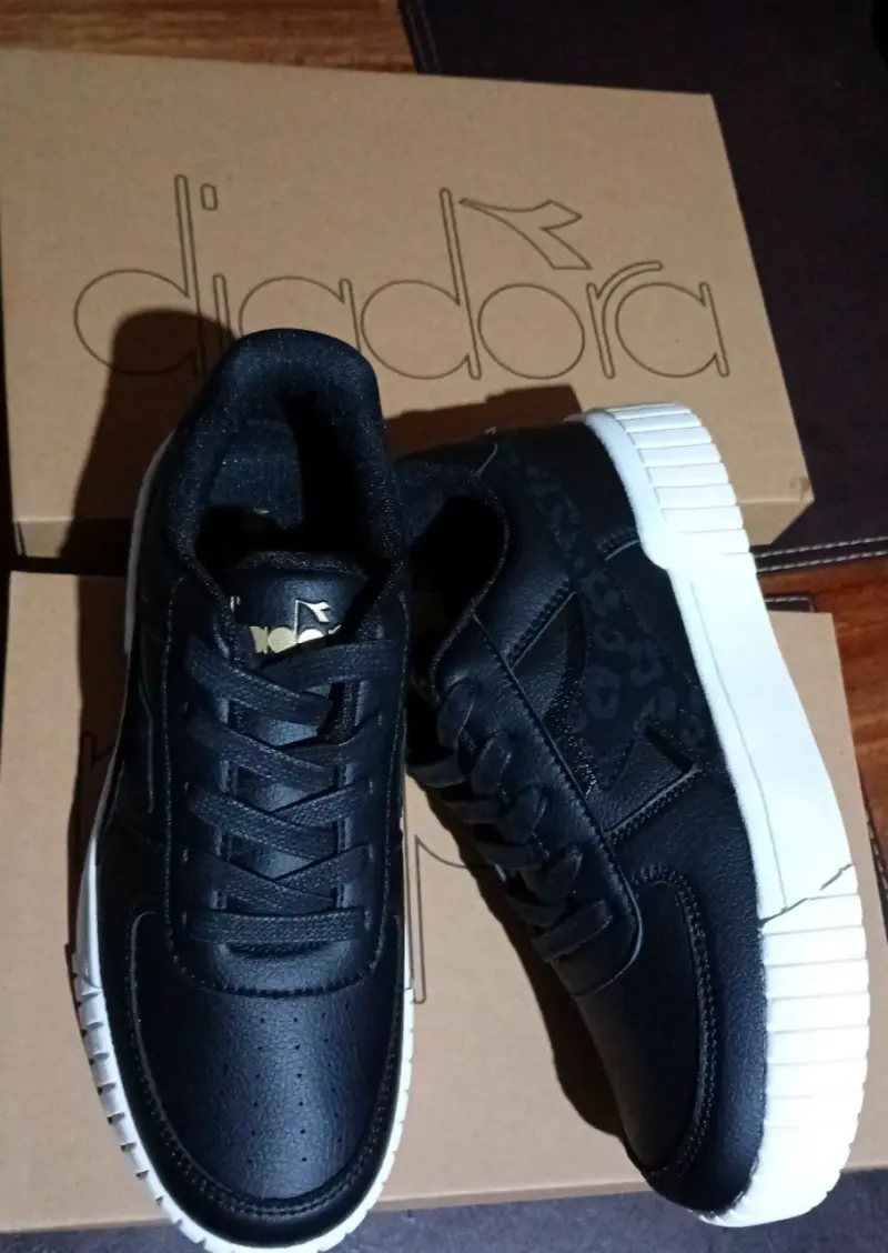 Zapatillas negras Diadora para mujer - 2