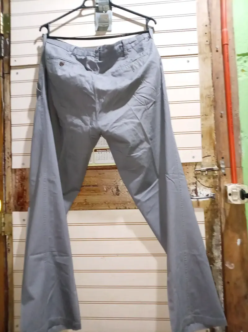 Pantalones grises de vestir para hombre - 1