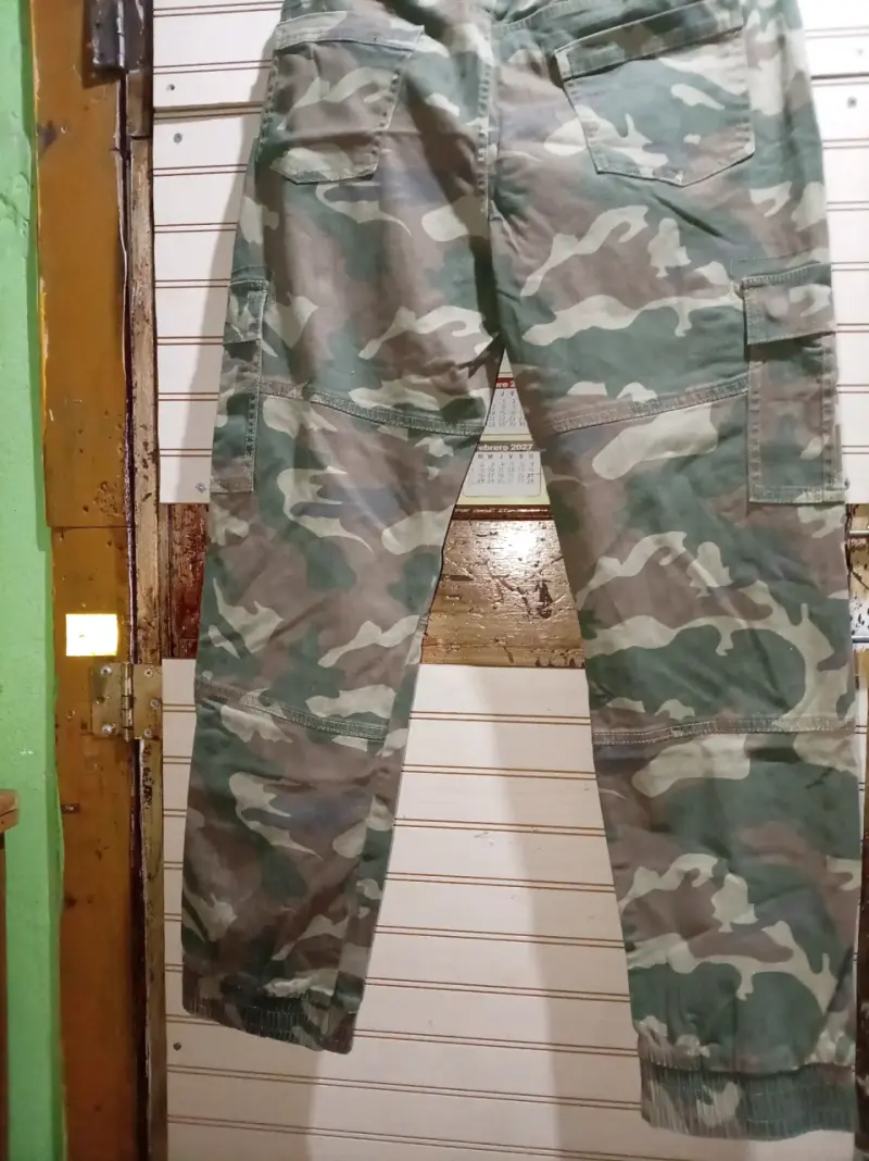 Pantalones cargo camuflados para hombre - 1