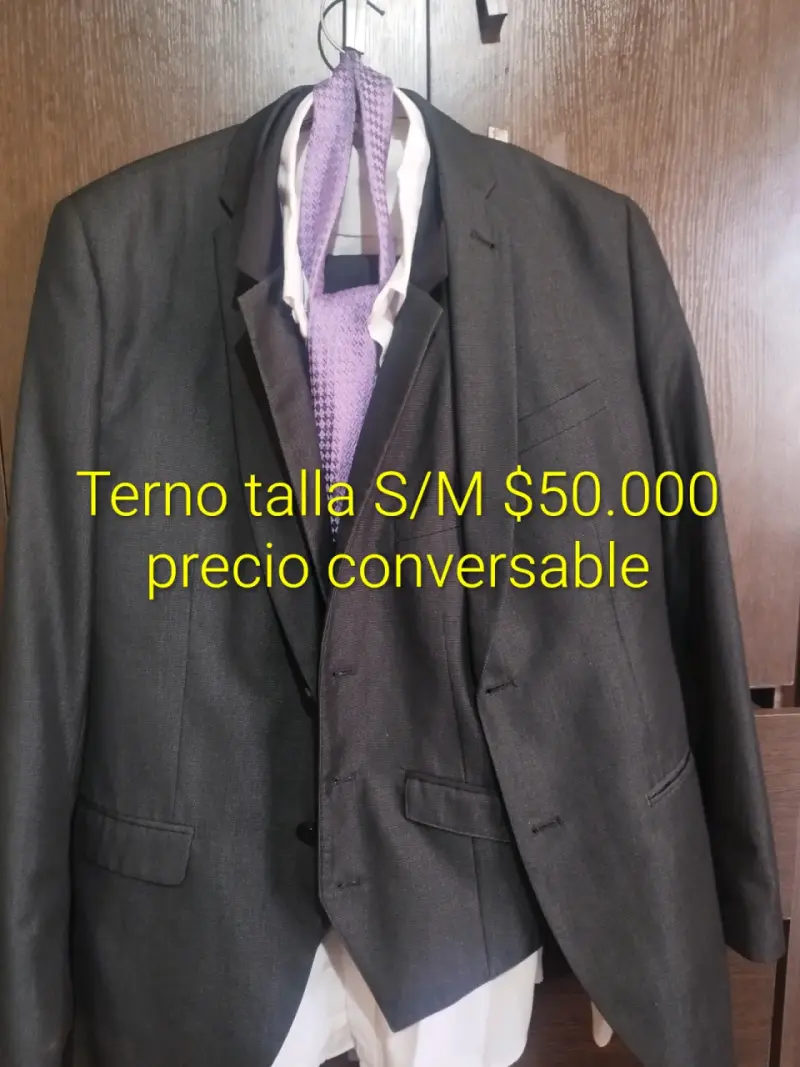 Terno gris talla S/M en buen estado - 1