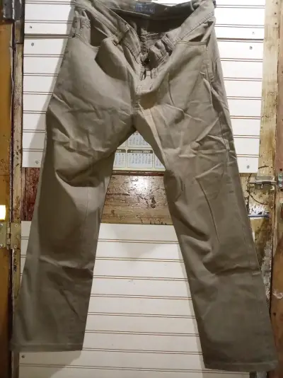 Pantalones de hombre color beige en buen estado - miniatura 2