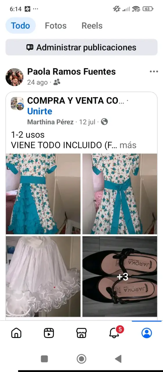 Vestido de fiesta floral con accesorios