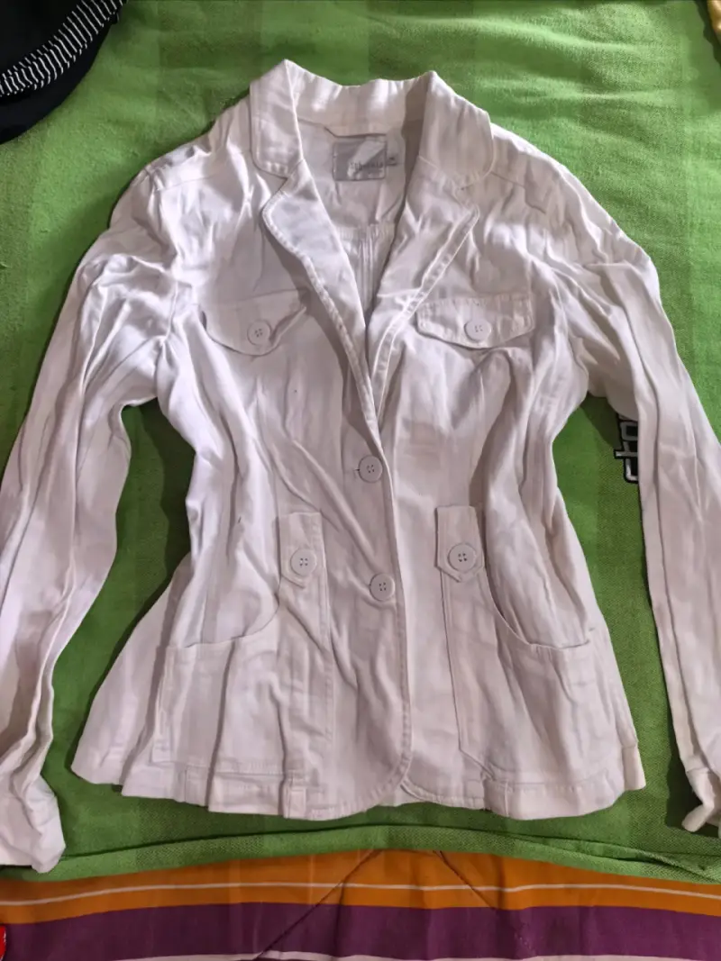 Chaqueta de mujer beige con bolsillos - 4